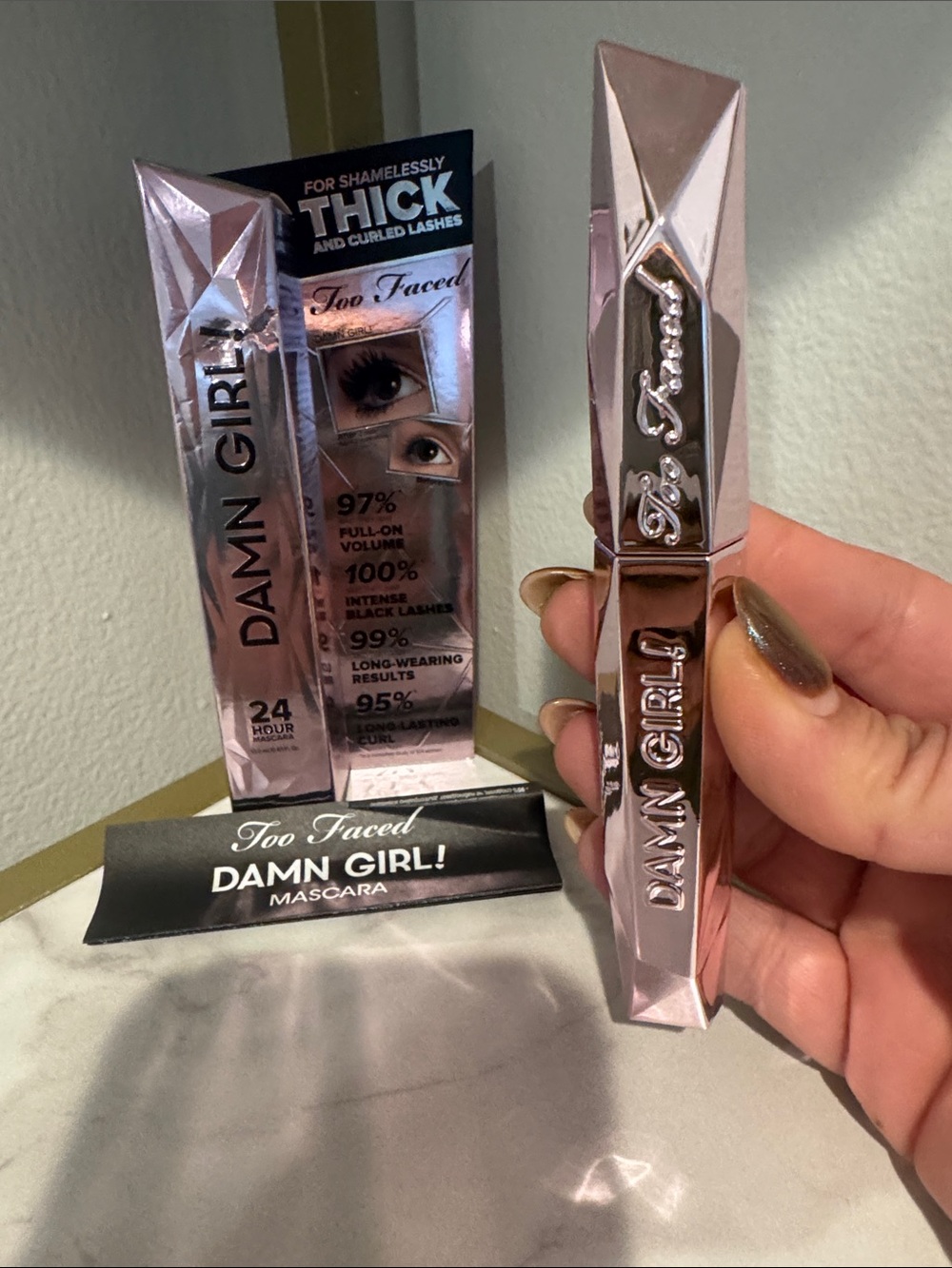 Too Faced Damn Girl 24 hour volumizing mascara